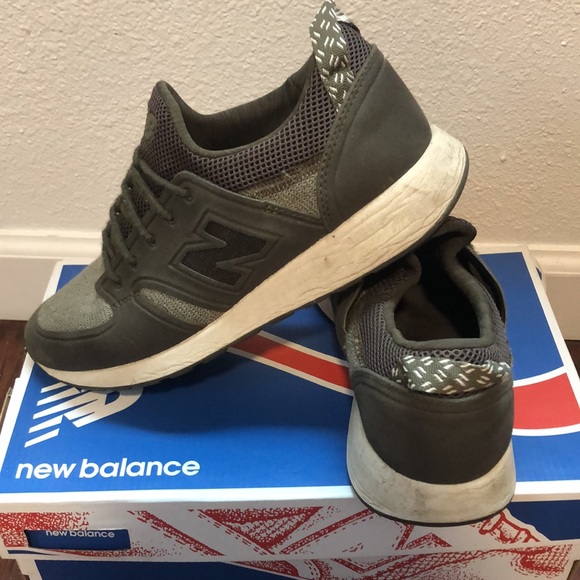 New balance shoes - Picture 2 of 3